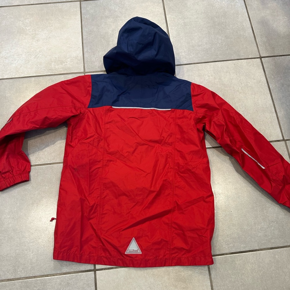 LL Bean Trail Model Kid’s Rain Jacket - size 14/16 - Like New condition - Picture 2 of 3